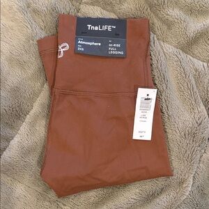 Aritzia atmosphere TnaLIFE leggings